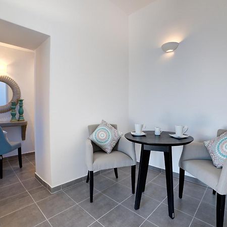 Remvi Suites Firostefani Bilik gambar
