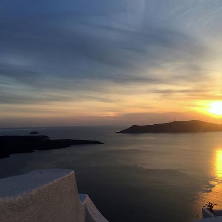 Remvi Suites Firostefani Luaran gambar