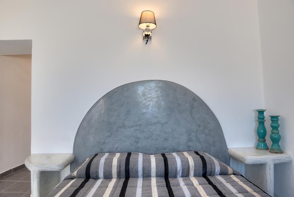 Remvi Suites Firostefani Luaran gambar
