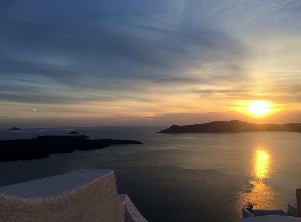 Remvi Suites Firostefani Luaran gambar